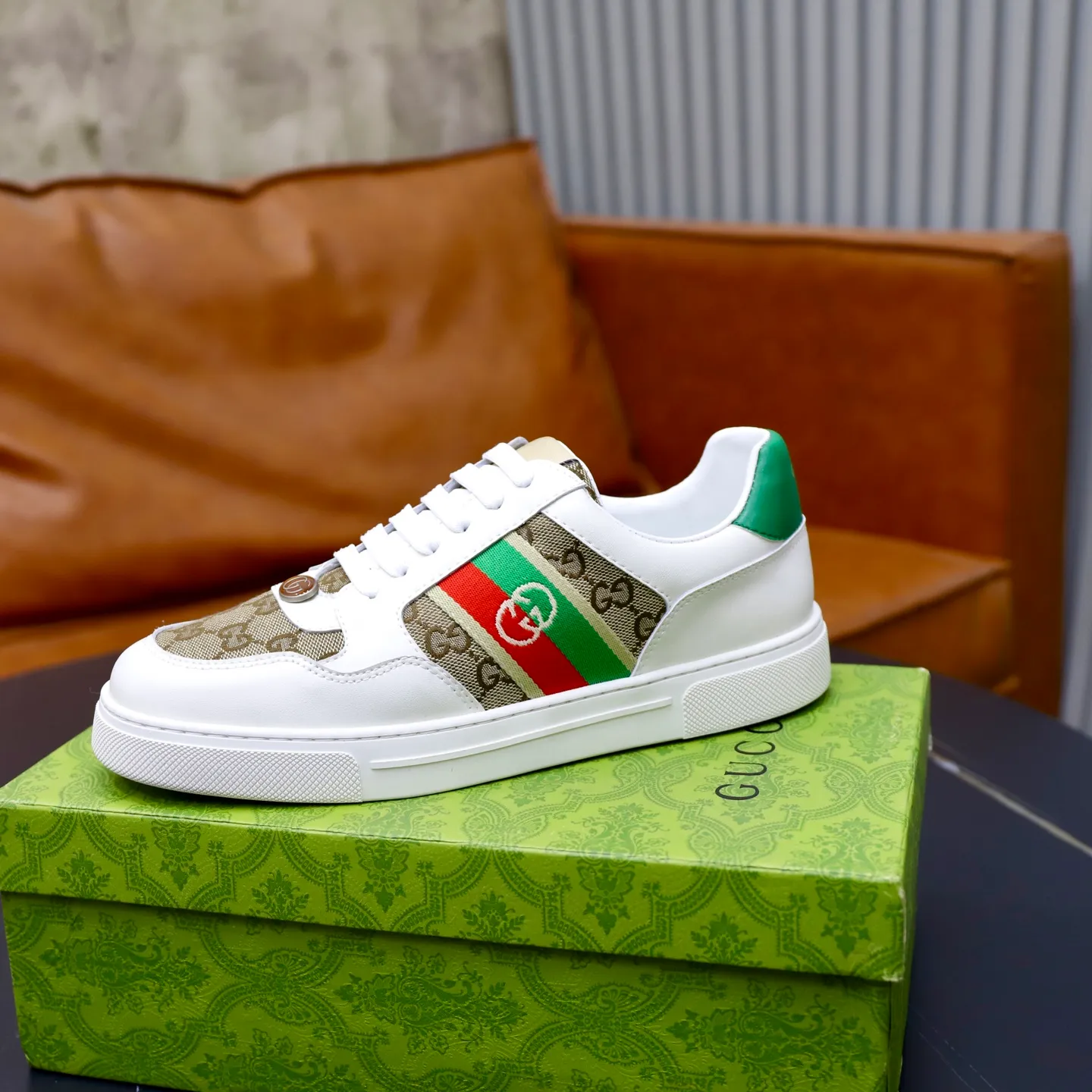 Ex-factory price: 420💰🙅‍♂️🙅‍♂️🙅‍♂️ Brand: Gucci GUCCi Standard code: 38-44 (45 customized) Grade: Same as the official website Material: Original leather splicing, comfortable and breathable sheepskin lining, original wear-resistant outsole Style category: Men's fashionable casual shoes, running, sports shoes, noble luxury brand elements, top luxury Color: actual picture color